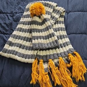 Maurices Toque And Scarf Set